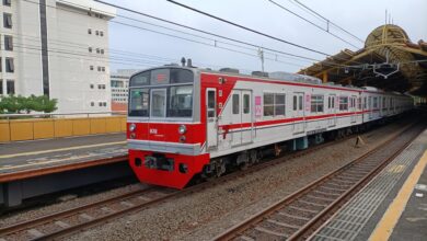 KRL Lebih Mudah Ringsek Saat Tabrakan, Ini Alasan Desain Dan Materialnya Berbeda