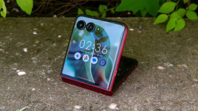 Selisih Harga Razr Ultra 2026 dan 2025 Makin Tajam, Model Lama Justru Lebih Masuk Akal