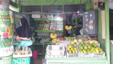 QRIS Dan Pesan Antar Menopang Warung Buah Keluarga Ini, Tetap Ramai Setelah Hampir 20 Tahun