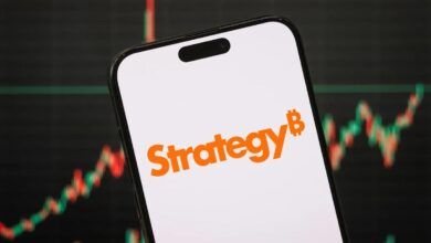 Penjualan 32 Bitcoin Memicu Tekanan Baru Pada MSTR, Ritel Makin Pesimistis