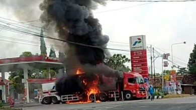 Sinyal Ponsel Di SPBU Ternyata Tak Memicu Api, Ini Penjelasan Ahli LIPI