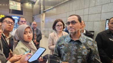 Dana Asing Terus Menekan IHSG, OJK Tetap Yakin Fondasi Pasar Masih Kuat